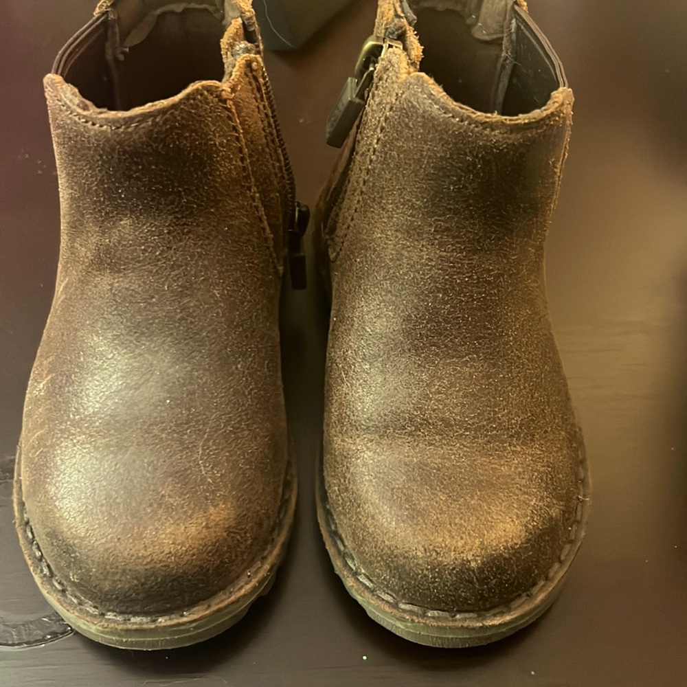 Ugh brown leather boots, worn a handful of times